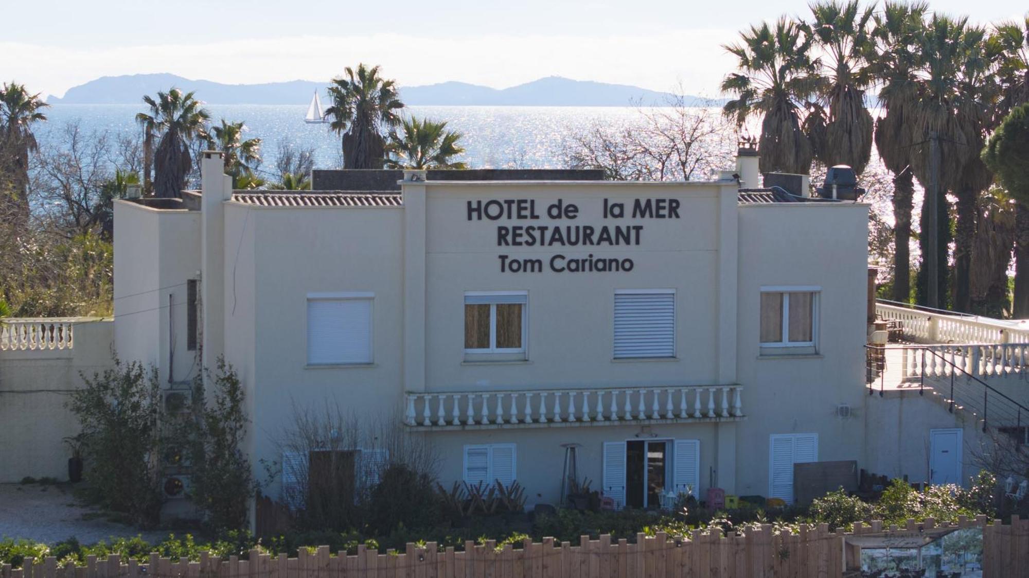 Hotel De La Mer Йер Экстерьер фото
